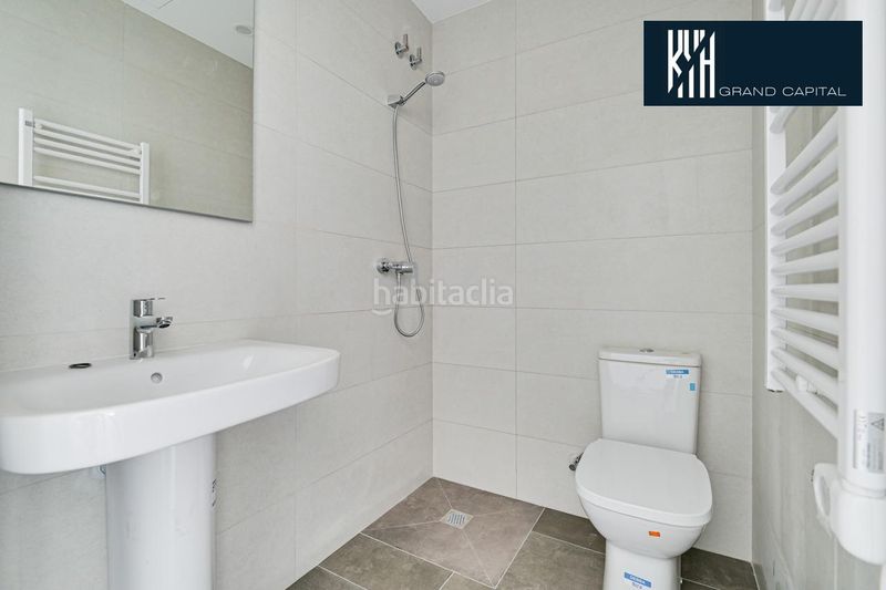 Foto a4c84505-876a-46ed-9e40-91f82847c3fe. Casa adossada amb aparcament a Sils
