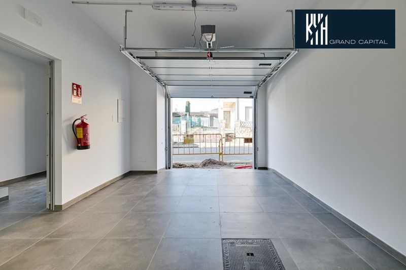 Foto a5e07696-b383-4a2c-8a4a-5927b8f8a3e4. Casa adossada amb aparcament a Sils