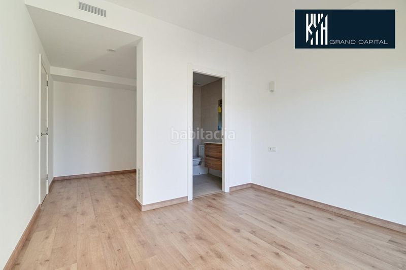 Foto b52a7a1e-06b4-466d-8d88-2b83b21af4f9. Casa adossada amb aparcament a Sils