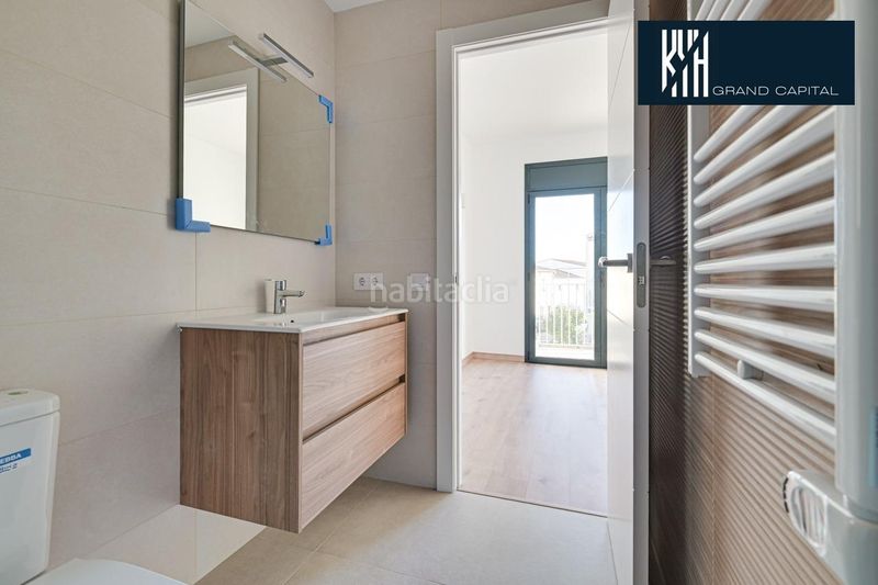 Foto b6421530-968e-4f82-959a-5657bba74b25. Casa adossada amb aparcament a Sils