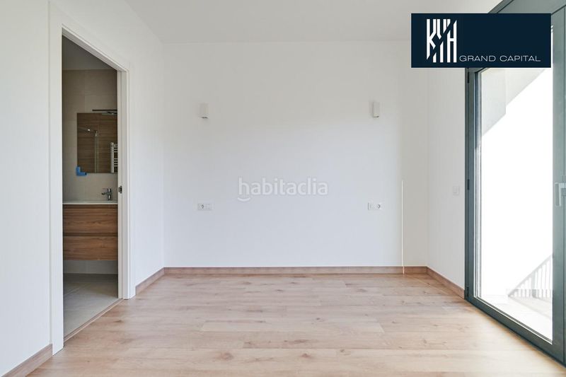 Foto c6f70402-2d2b-4a46-b954-be78c3c53228. Casa adossada amb aparcament a Sils