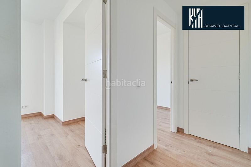 Foto c80981b8-a1bf-4523-9c0a-a2c481fbc7cf. Casa adossada amb aparcament a Sils