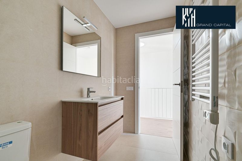 Foto c810aa6c-5393-4378-8c06-23c14276889d. Casa adossada amb aparcament a Sils