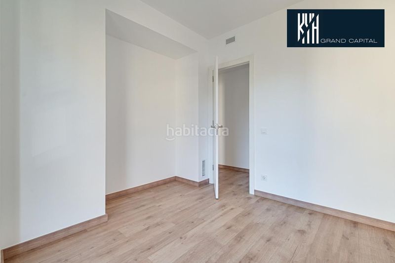 Foto ca6a47f8-d550-438b-8f94-bb6bbd61b8e4. Casa adossada amb aparcament a Sils