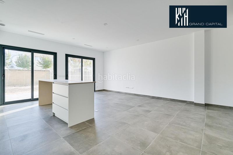 Foto ea7a32d8-c72e-47f1-9018-ddf6e3dcd82d. Casa adossada amb aparcament a Sils