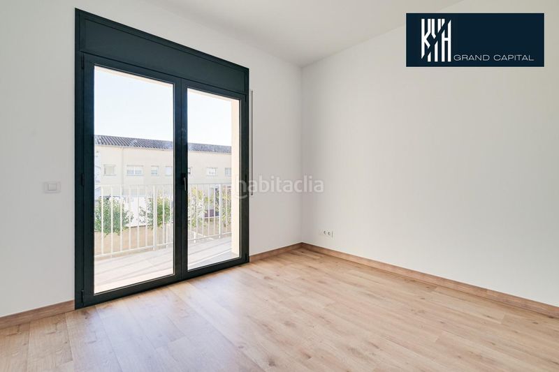 Foto 7eb92b7a-9e57-4730-a76d-af6231fc56e1. Casa adossada amb calefacció aparcament a Sils