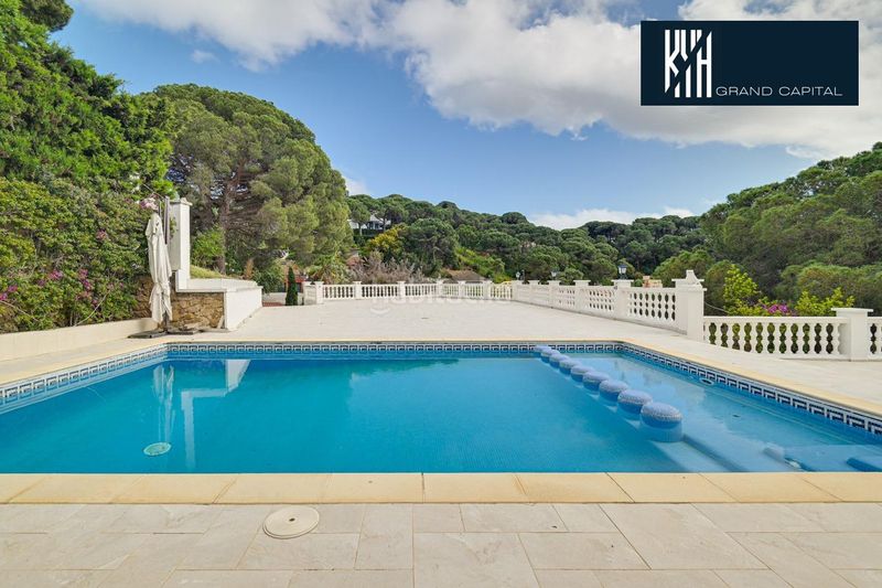 Foto 89573553-0b62-4da3-a12a-9d657752957b. Casa amb calefacció aparcament piscina a Canyelles Lloret de Mar