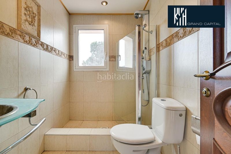 Foto d492110b-c4e8-4cd0-9451-5b6924a8423d. Casa amb calefacció aparcament piscina a Canyelles Lloret de Mar