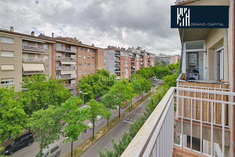 Foto bad534a6-54ab-40ed-bfce-479a365990fc. Pis amb calefacció a Eixample Sud-Migdia Girona