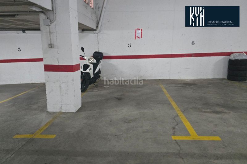 Foto 14b57b57-ab4d-401f-9e1d-3520df016a7a. Aparcament cotxe a Llagostera