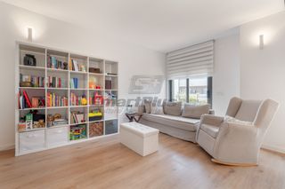 �tic  Carrer d'espronceda. �tico d�plex reformado con terraza privada, aerotermia y parking