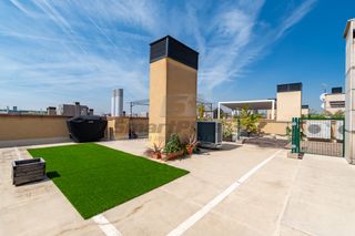 Attique  Carrer d'espronceda. �tico d�plex reformado con terraza privada, aerotermia y parking