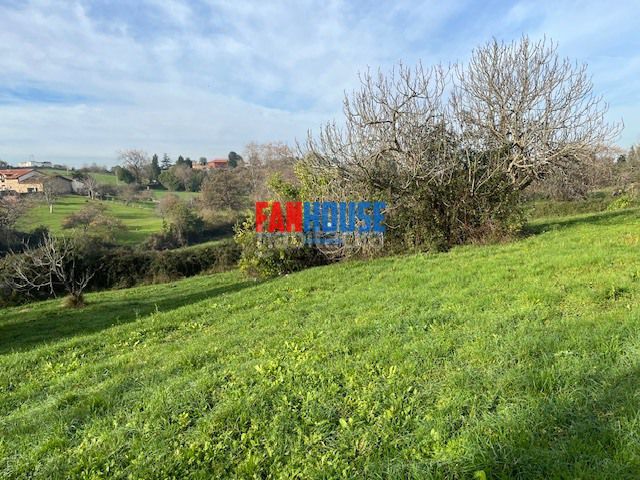 Foto 8aa7f6a3-c104-424b-b0ce-34f92f62c0ed. Terreny residencial a Santurio Gijón