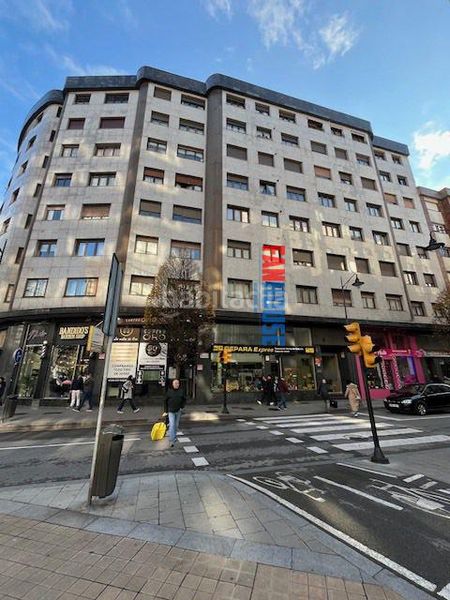 Foto f2936d92-97bf-40e5-80f5-d455a8535260. Pis amb calefacció a Centro Gijón