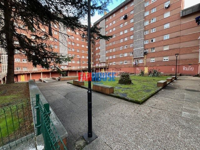 Foto a27ebd9d-6069-4920-bc0a-fc9c32d1dcb0. Pis amb calefacció a El Polígono Gijón