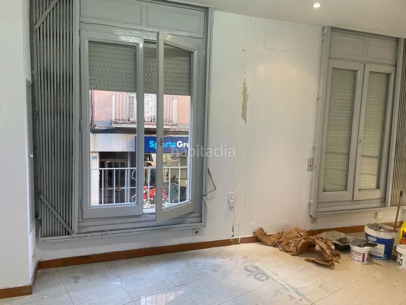 Foto fc66fadf-5962-416e-8a93-a43348cdeec8. Lloguer local comercial a Barri del Centre Terrassa