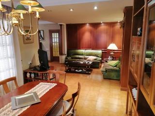 Casa  N/a. Casa de 250 m2 construidos + garaje de 250 m2 y terreno de 200 m