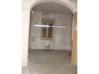 Lloguer Local Comercial  N/a. Local comercial de unos  100 m2 aproximadamente, 1 lavabo.