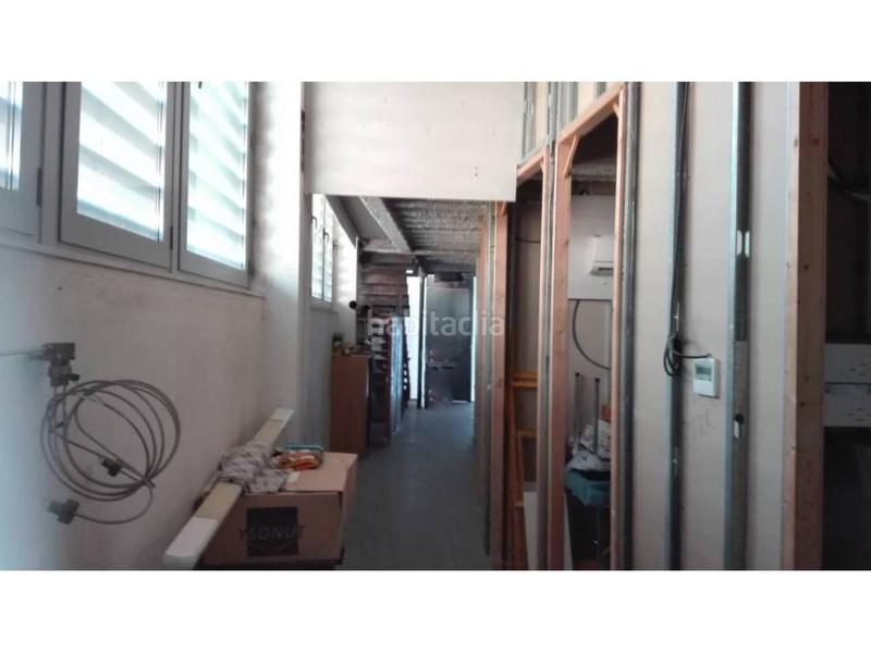 Foto 5bbe1ecd-e4e0-49b9-b8bf-ba8bbc92e319. Rent business premise in Barri del Centre Terrassa