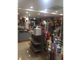 Local Comercial  Carrer de marinel·lo bosch. Local seminuevo en zona escoles – 121 m² listo para entrar