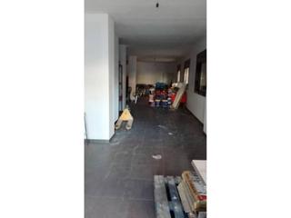 Lloguer Local Comercial  Avinguda de l'abat marcet. Local diáfano de 130 m2 construidos. 
1 lavabo, salida de humos