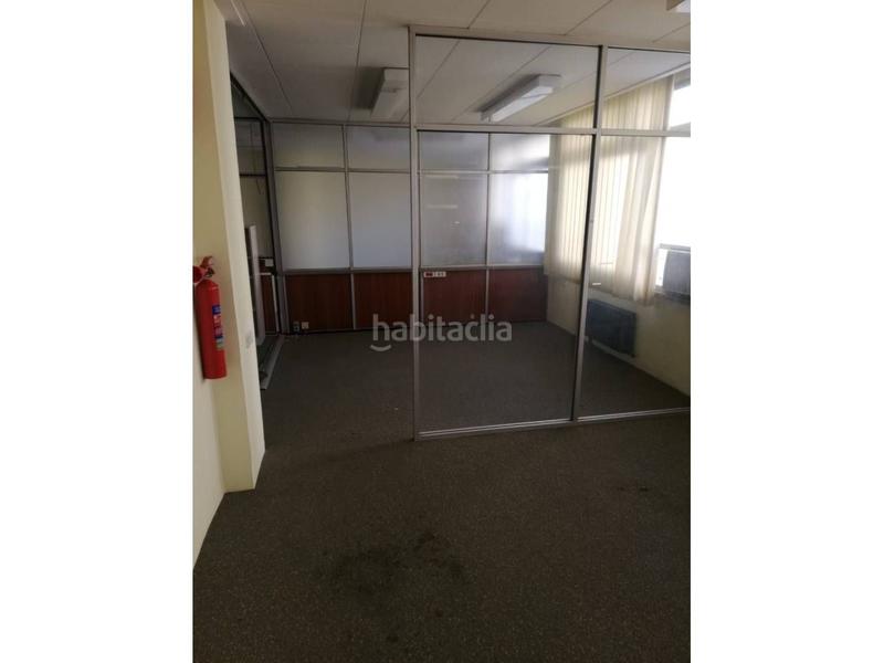 Foto 093b92e3-07ff-43f8-8d74-0b32d31e6380. Location local commercial dans carrer d'alexander bell 91 dans Terrassa