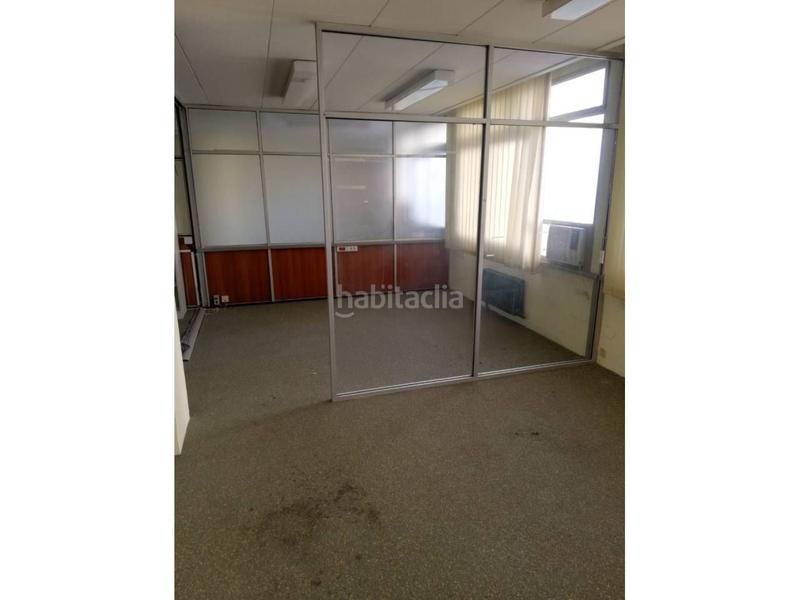 Foto b57dafde-adfe-4b3f-ae1a-92789ccf73e9. Location local commercial dans carrer d'alexander bell 91 dans Terrassa