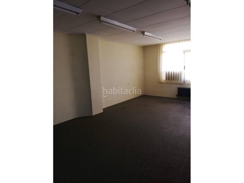 Foto 5e0614a1-b2da-4800-b6c9-f2ac972df826. Rent business premise in carrer d'alexander bell 91 in Terrassa