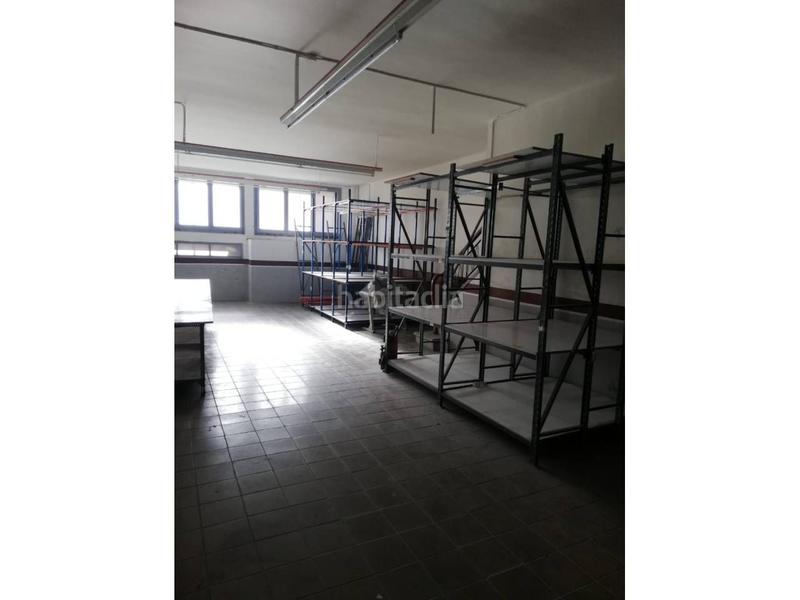 Foto a93e7685-7a9b-4fb0-b8d9-2c41d4f8e4d3. Rent business premise in carrer d'alexander bell 91 in Terrassa