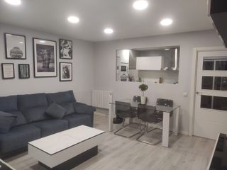 Flat  Carrer d'osca. Piso reformado de 3 habitaciones en ronda ponent