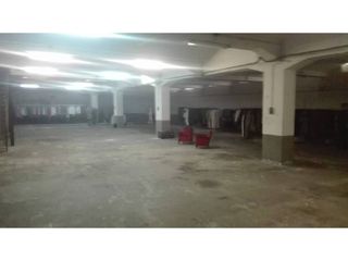 Industrial building  Carrer del doctor torras i bages. Nave industrial en venta en segle xx – amplia superficie y gran