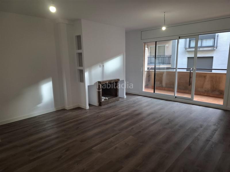 Foto 3631edb6-f023-48b2-bfda-062ea4286561. Flat with fireplace heating pool in Ca n'Aurell Terrassa