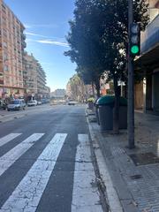 Miete Geschäftsraum  Avinguda de josep tarradellas. Local comercial de 142 m² construidos