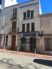 Lloguer Local Comercial  Carrer del nord. Local en lloguer al centre de terrassa – 238 m² en tres plantes