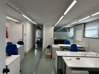 Lloguer Local Comercial  Carrer de la societat. Local en lloguer a terrassa – 212 m² totalment condicionat per a