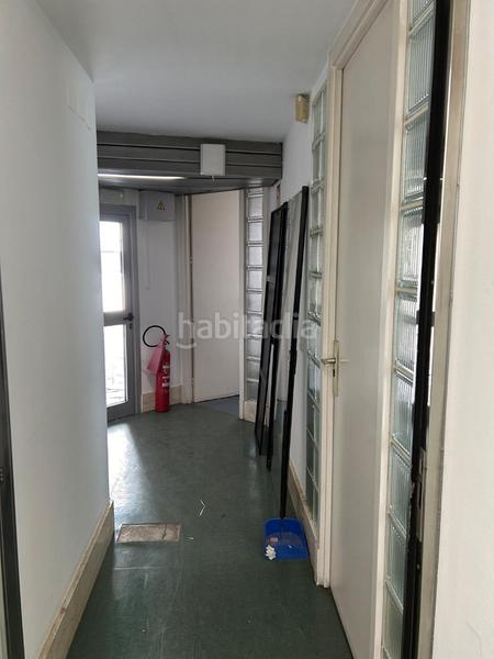 Foto 7a2f9b9f-7519-46d9-ae84-8cf8c1af5cf0. Lloguer local comercial a Barri del Centre Terrassa