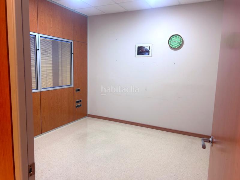 Foto 1531913f-9c67-4b3c-8e58-d7483ab6b564. Affitto locale commerciale in Barri del Centre Terrassa