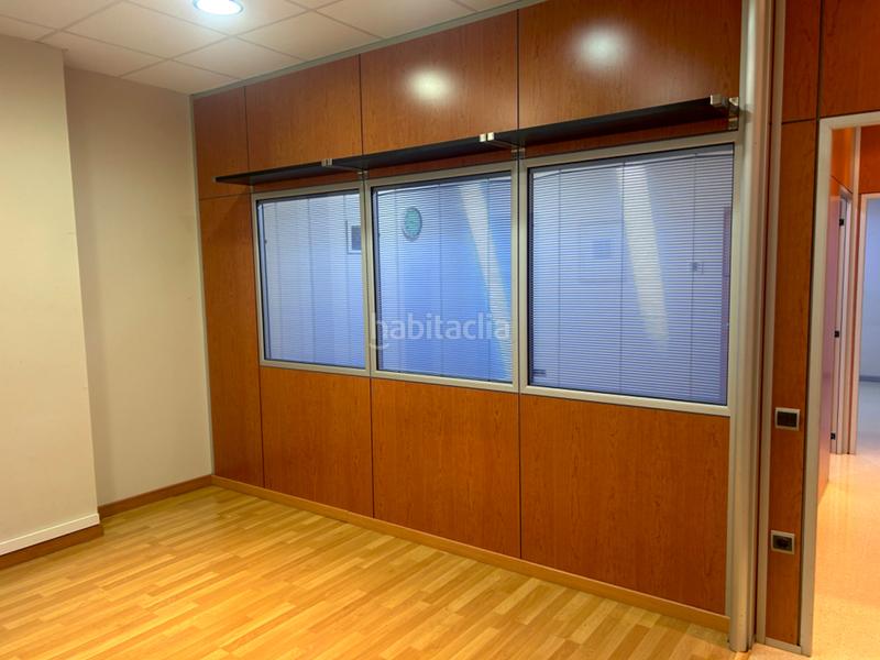 Foto 519db96f-619d-41c1-a407-85da8bf3e587. Lloguer local comercial a Barri del Centre Terrassa