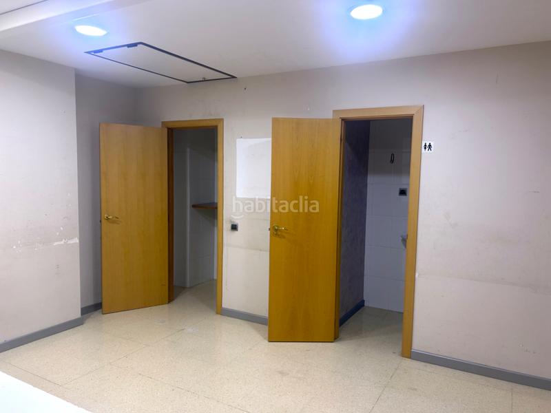 Foto e5fe2037-b9aa-478b-a50c-9c2208ee6c91. Lloguer local comercial a Barri del Centre Terrassa