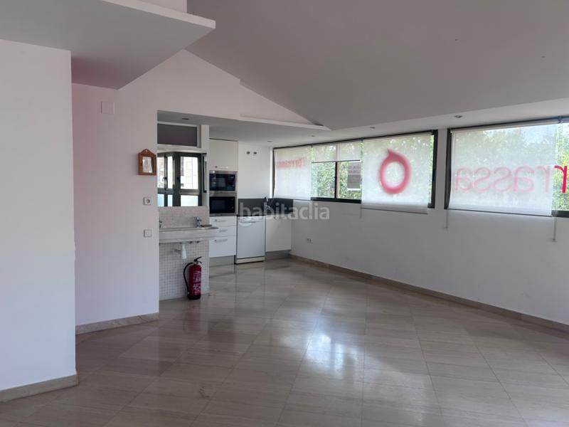 Foto 6defbef5-08a2-4e30-801e-e6a0e55c9224. Alquiler local comercial local diáfano de 54m² con vistas a la plaça vella en Terrassa