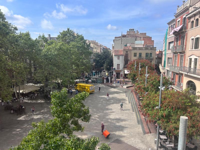 Foto da40dabc-3bd7-4593-89f0-5e9d5a5e0d5a. Alquiler local comercial local diáfano de 54m² con vistas a la plaça vella en Terrassa