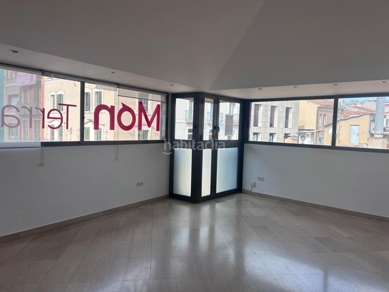 Foto fe786417-cece-4993-8e0e-1c8e71f72982. Alquiler local comercial local diáfano de 54m² con vistas a la plaça vella en Terrassa