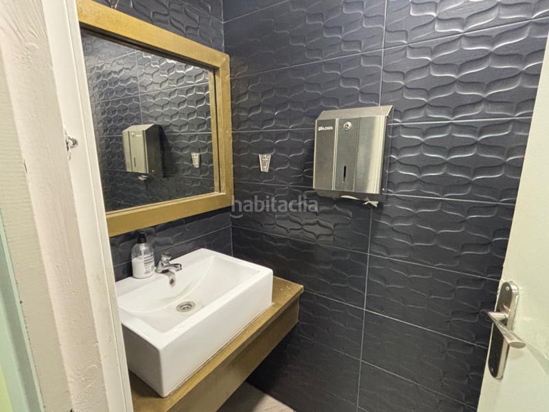 Foto ba651b3b-a44b-48d6-b8fa-40e65447d685. Traspaso local comercial ocal en traspaso para restaurante, equipado y con terraza. en Terrassa