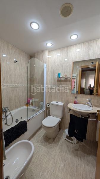 Foto b9a2972d-6314-43bf-9ee5-ecc7717139d1. Zweistöckige wohnung mit heizung parking in Roc Blanc Terrassa