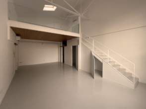 Location Bureau  Carrer de sant leopold. Oficina en alquiler en el centro de terrassa – luminosa, con par