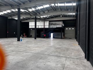 Lloguer Nau industrial  Carrer de l'ebre. Nave industrial en alquiler en can palet – 840 m² diáfanos con p