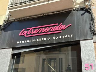 Traspàs Local Comercial  Carrer de la font vella. Traspaso de hamburguesería en pleno centro de terrassa – gran ca