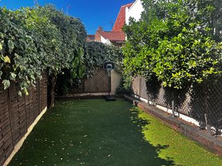 Pis  Carrer dantoninus pius. Casa en venta con patio de 65 m² y terraza – espacio y confort p