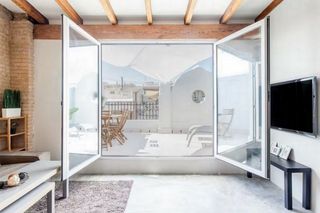 Location Appartement  Carrer de puerto rico. Piso práctico y sereno
