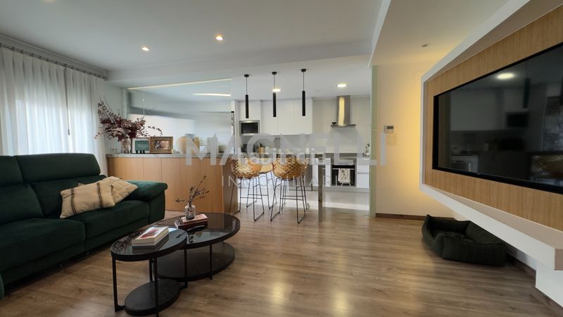 Foto b3199a6a-b6bc-46c9-be69-44d31b47d56c. Flat with parking in Centro Elda